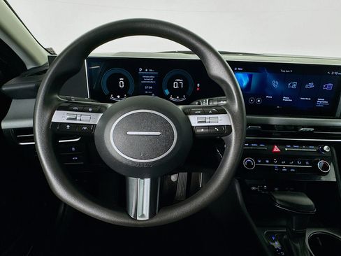Used 2025 Hyundai Sonata SE FWD image 10