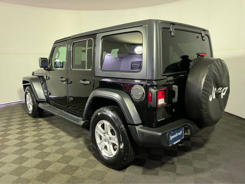 Used 2018 Jeep Wrangler Unlimited Sport S AWD/4WD image 5