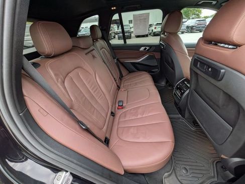 Used 2019 BMW X5 xDrive40i w/ M Sport Package AWD/4WD image 21