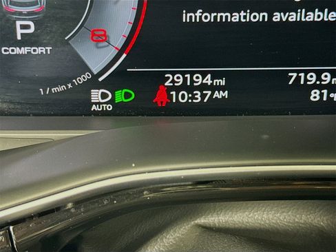 Used 2023 Audi Q8 Prestige image 12