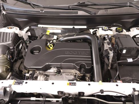 Used 2024 Chevrolet Equinox LT image 18