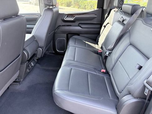 Used 2025 GMC Sierra 1500 SLT RWD image 7