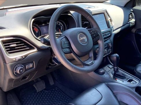 Used 2022 Jeep Cherokee Trailhawk w/ Sun, Sound & Nav Group AWD/4WD image 13