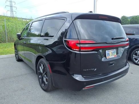 Used 2025 Chrysler Pacifica Limited FWD image 21