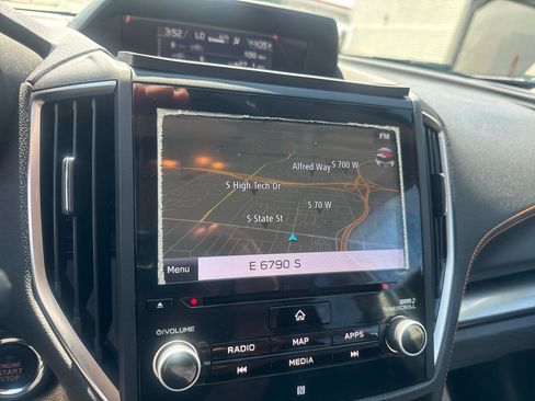 Used 2019 Subaru Crosstrek 2.0i Limited w/ Moonroof Package w/Navigation AWD/4WD image 17