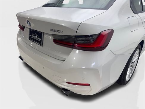 Used 2023 BMW 330i Sedan w/ Driving Assistance Package image 18