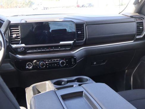 Used 2023 Chevrolet Silverado 1500 LT AWD/4WD image 31