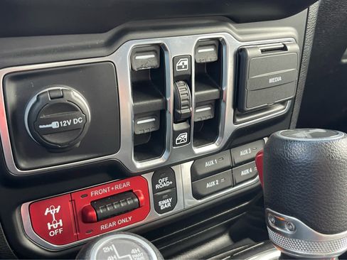 Used 2021 Jeep Wrangler Unlimited Rubicon image 16