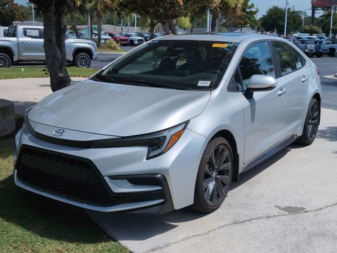 Used 2024 Toyota Corolla XSE FWD image 5