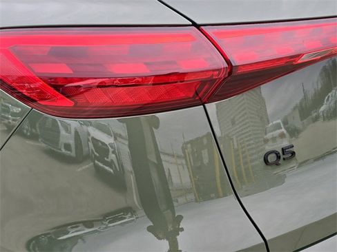 Used 2025 Audi Q5 Premium w/ Convenience Package image 37