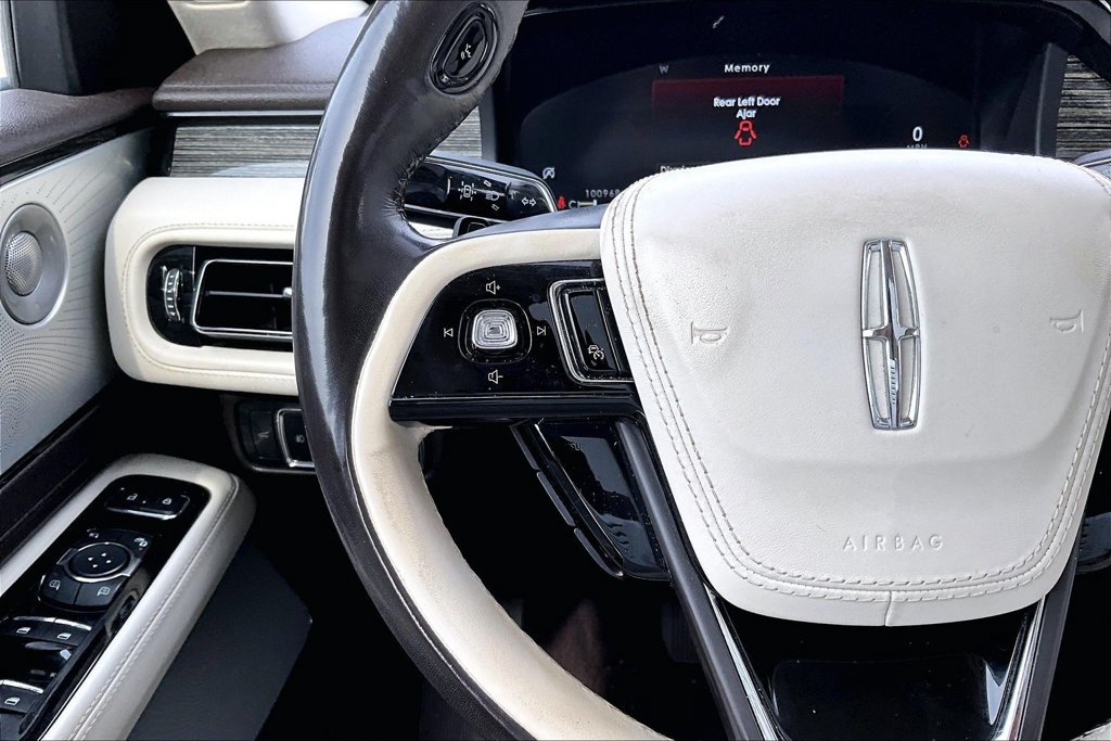 Used 2022 Lincoln Aviator Black Label AWD/4WD image 17