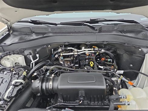 Certified 2022 Ford Explorer XLT w/ Equipment Group 202A image 4