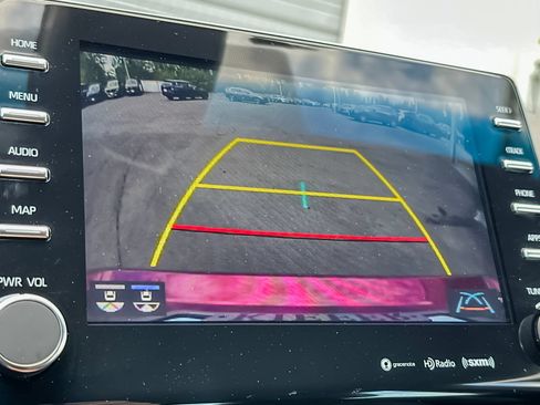 Used 2022 Toyota Avalon XLE FWD image 17