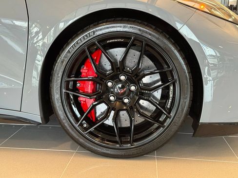 Used 2024 Chevrolet Corvette Z06 RWD image 6