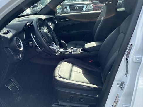 Used 2024 Alfa Romeo Stelvio Sprint image 11