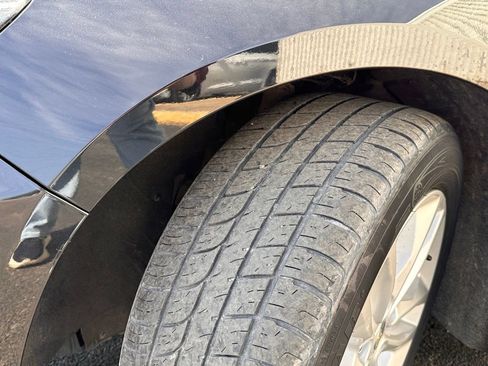 Used 2017 Chevrolet Malibu LT image 9