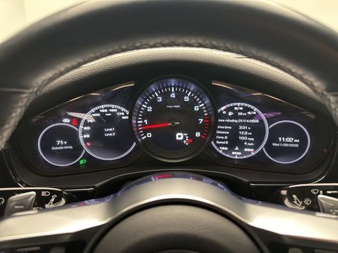 Used 2018 Porsche Panamera 4 image 19