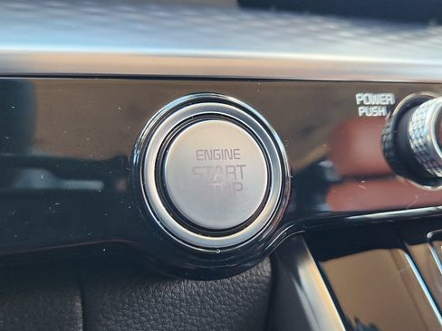 Certified 2024 Kia Carnival SX Prestige FWD image 20