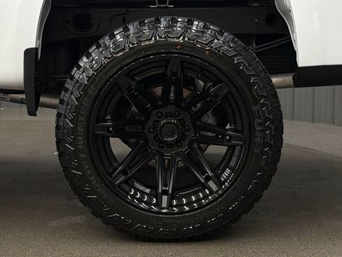 Used 2025 Chevrolet Silverado 1500 LT Trail Boss w/ Convenience Package II AWD/4WD image 12