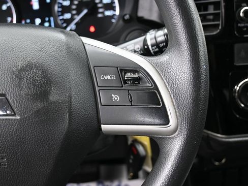 Used 2018 Mitsubishi Outlander ES image 26