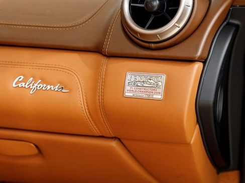 Used 2010 Ferrari California image 37