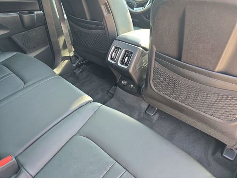 Used 2022 Kia Sorento S w/ Panoramic Sunroof Package FWD image 12