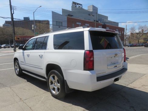 Used 2016 Chevrolet Suburban LT image 5