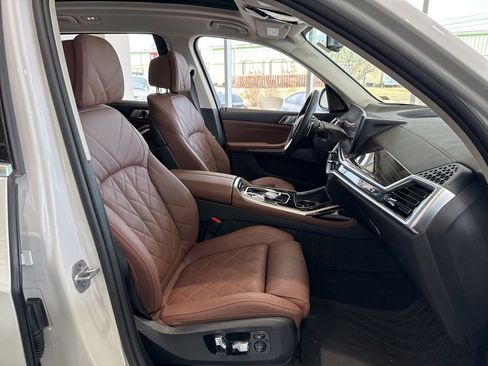 Certified 2025 BMW X7 xDrive40i w/ Premium Package image 44