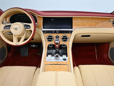 Used 2021 Bentley Continental GT image 7