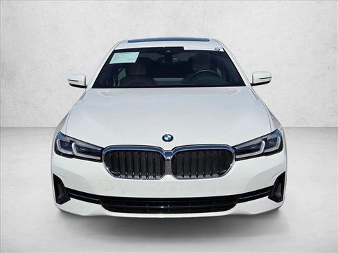 Certified 2023 BMW 530i w/ Convenience Package image 2