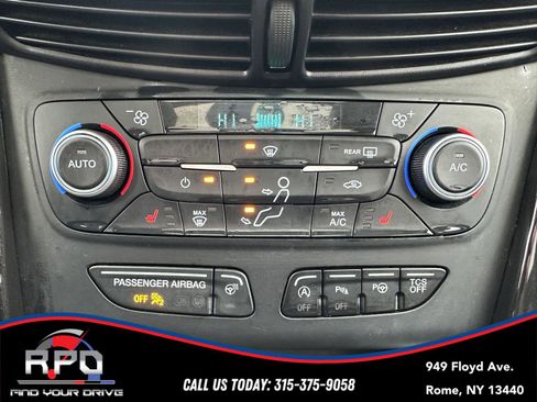 Used 2018 Ford Escape Titanium w/ Ford Safe & Smart Package image 28