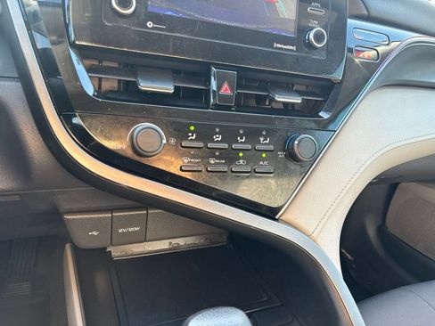 Used 2021 Toyota Camry LE FWD image 21