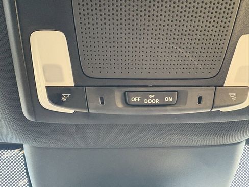 Used 2025 Honda Pilot Sport image 23