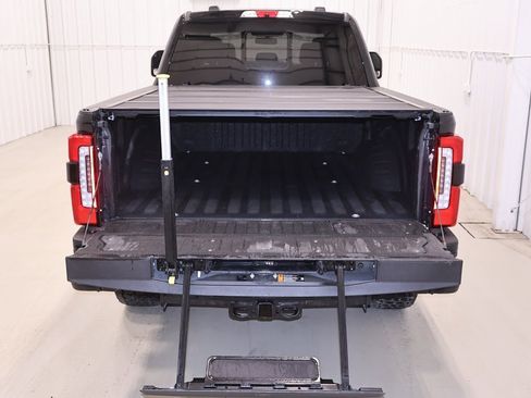 Certified 2025 Ford F350 Platinum w/ FX4 Off-Road Package image 45