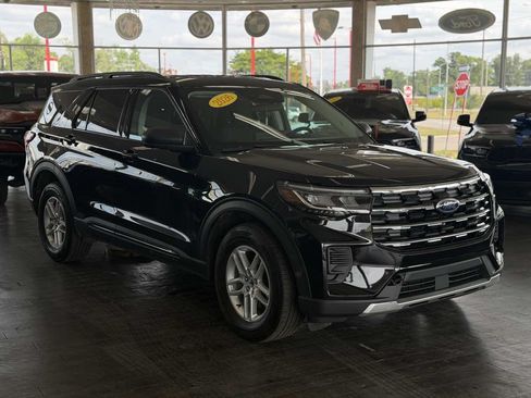 Used 2026 Ford Explorer Active AWD/4WD image 1