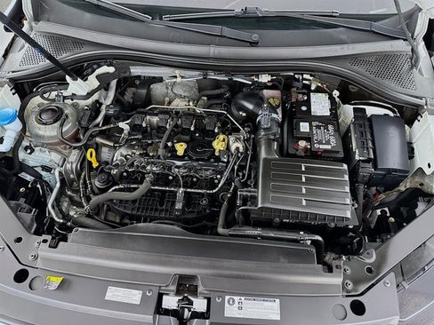 Used 2019 Volkswagen Tiguan SE w/ Panoramic Sunroof Package image 30