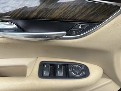 Used 2017 Cadillac XT5 FWD image 9