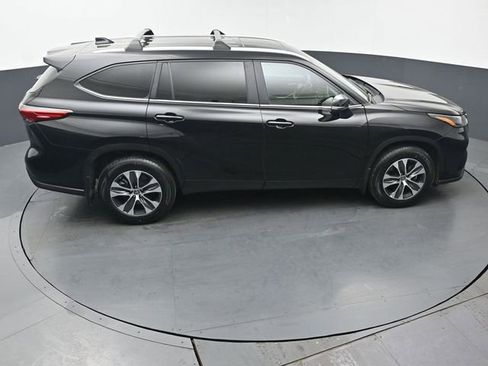 Used 2023 Toyota Highlander XLE AWD/4WD image 41