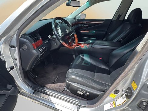 Used 2012 Lexus LS 460 L w/ Luxury Pkg RWD image 19