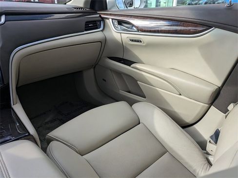 Used 2014 Cadillac XTS Premium image 16