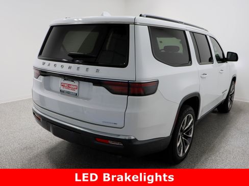 Used 2022 Jeep Wagoneer Series III w/ Premium Group I image 7