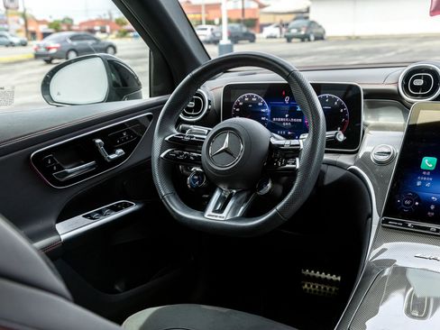 Used 2025 Mercedes-Benz GLC 43 AMG 4MATIC image 32