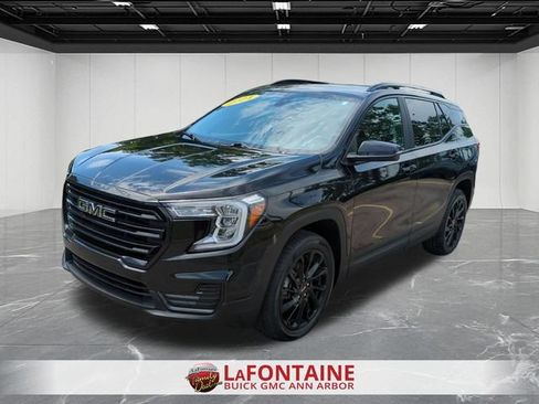 Used 2024 GMC Terrain SLE w/ Driver Convenience Package AWD/4WD image 4