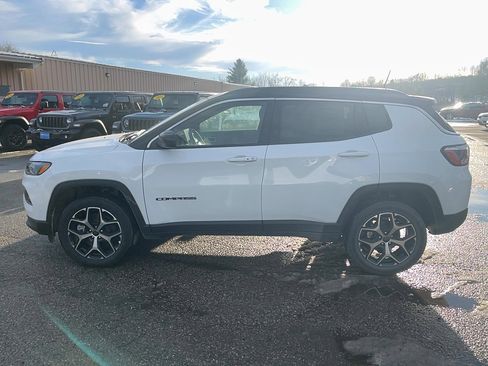 New 2026 Jeep Compass Limited w/ Sun, Sound & Navigation Group image 8