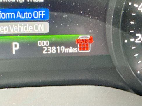 Used 2025 Toyota Sienna XLE FWD image 41