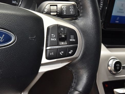 Used 2024 Ford Explorer XLT w/ Equipment Group 202A AWD/4WD image 23