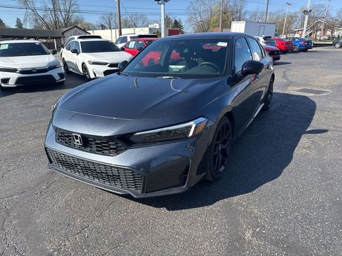 Used 2025 Honda Civic Sport image 3