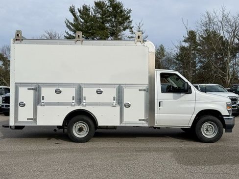 New 2026 Ford E-350 and Econoline 350 Super Duty w/ Power Equipment Group image 3