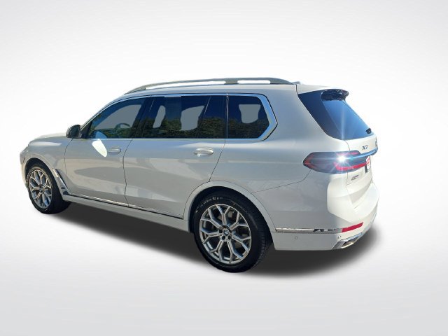 Used 2023 BMW X7 xDrive40i w/ Executive Package AWD/4WD image 3