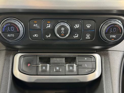 Used 2023 GMC Acadia SLT AWD/4WD image 43